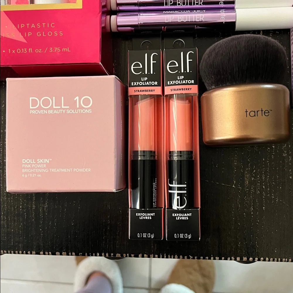 19 piece Beauty Bundle - Picture 6 of 7